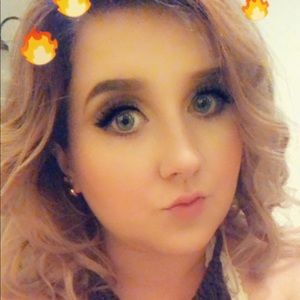 Meet your Posher, Courtney